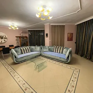 city-center-duplex-apartment.hotels-in-tirana.com/