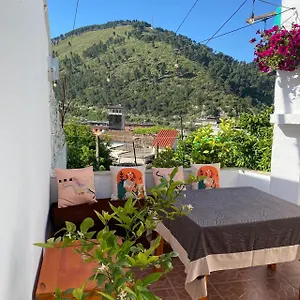 Ziu Hostal